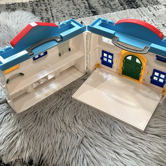 Vintage Keenway My School Classroom Dollhouse Playset - No Accessories main image 1